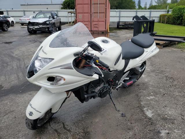 JS1GX72AXB2101072 - 2011 SUZUKI GSX1300 R WHITE photo 2