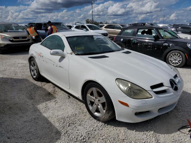 WDBWK54F86F106880 - 2006 MERCEDES-BENZ SLK 280 WHITE photo 1