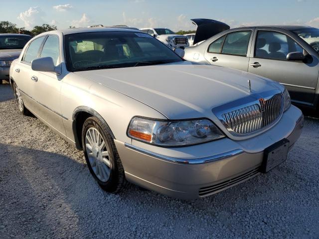 1LNHM82W03Y623689 - 2003 LINCOLN TOWN CAR S WHITE photo 1