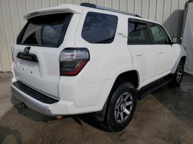 JTEBU5JR3J5540126 - 2018 TOYOTA 4RUNNER SR 白色 照片 4