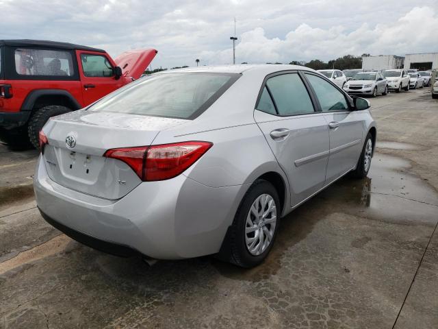 5YFBURHEXHP675650 - 2017 TOYOTA COROLLA L SILVER photo 4