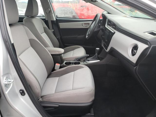 5YFBURHEXHP675650 - 2017 TOYOTA COROLLA L SILVER photo 5