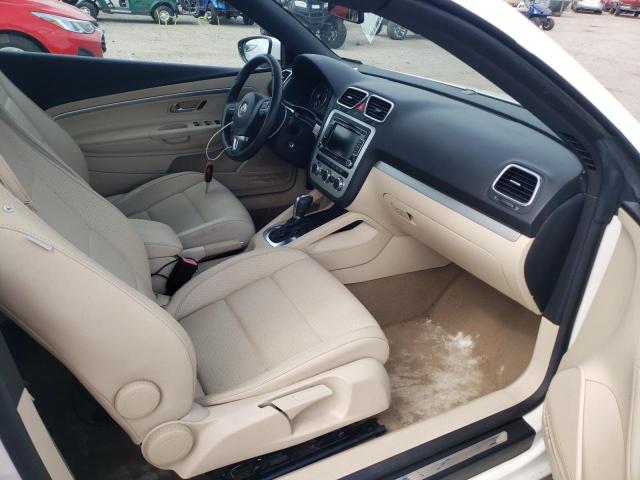 WVWBW8AH5DV009022 - 2013 VOLKSWAGEN EOS KOMFOR 白色 照片 9