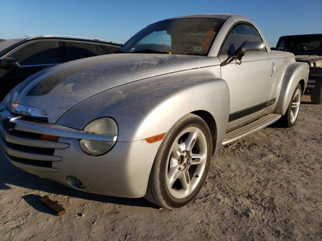 1GCES14PX4B104535 - 2004 CHEVROLET SSR 银色 照片 2