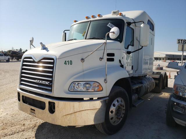 1M1AW02Y6EM039715 - 2014 MACK 600 CXU600 WHITE photo 2