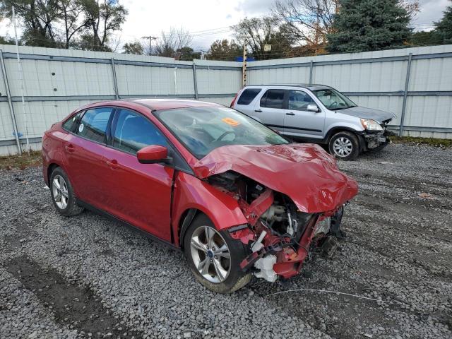 1FAHP3F22CL442425 - 2012 FORD FOCUS RED photo 1