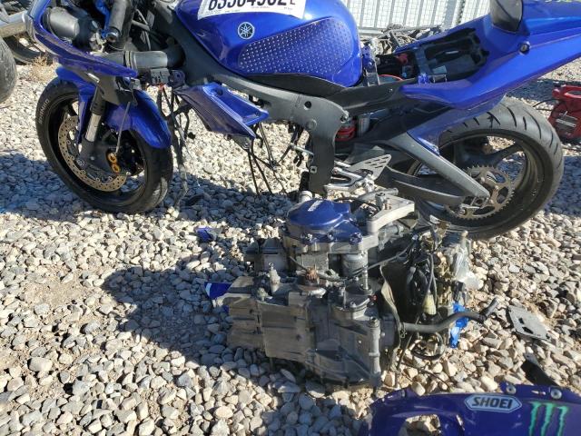 JYARJ06E25A022649 - 2005 YAMAHA YZFR6 L BLUE photo 7