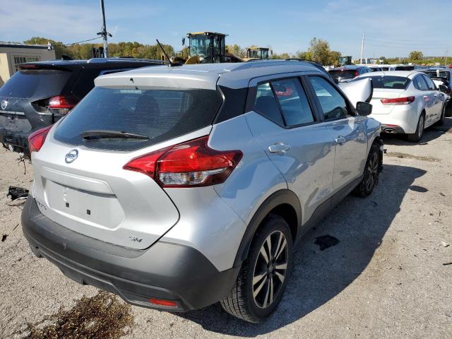 3N1CP5CU2KL546568 - 2019 NISSAN KICKS S SILVER photo 4