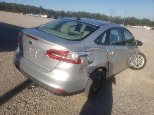 1FADP3F21JL206957 - 2018 FORD FOCUS SE SILVER photo 4