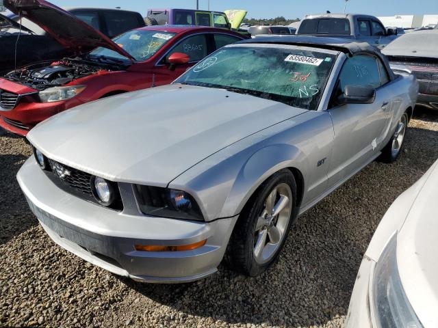 1ZVHT85H765213978 - 2006 FORD MUSTANG GT SILVER photo 2