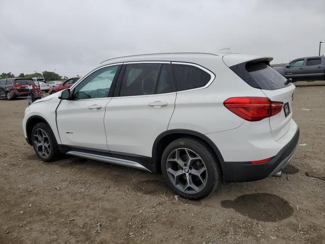 WBXHT3C31J5L25409 - 2018 BMW X1 XDRIVE2 WHITE photo 2