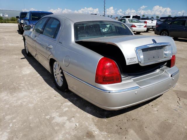 1LNHM81W45Y671183 - 2005 LINCOLN TOWN CAR S BEIGE photo 3