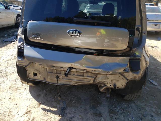 KNDJN2A24F7221134 - 2015 KIA SOUL GRAY photo 9