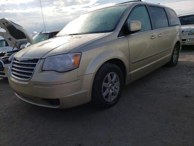 2A4RR5D18AR226351 - 2010 CHRYSLER TOWN & COU GOLD photo 2