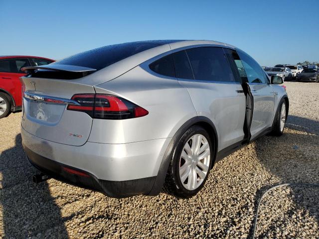 5YJXCBE47GF000490 - 2016 TESLA MODEL X SILVER photo 4