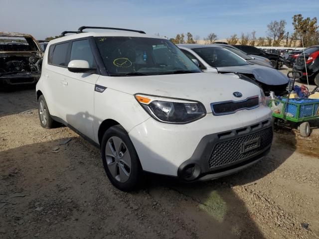 KNDJN2A24G7837238 - 2016 KIA SOUL WHITE photo 1