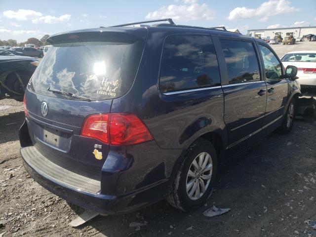 2C4RVABG8ER134387 - 2014 VOLKSWAGEN ROUTAN SE BLUE photo 4