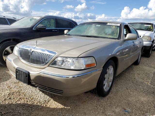 2LNBL8CV4AX751056 - 2010 LINCOLN TOWN CAR S BEIGE photo 2