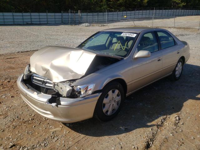 JT2BG22K810568831 - 2001 TOYOTA CAMRY CE TAN photo 2