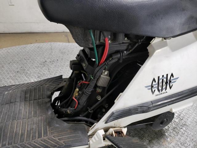 3H1HF0303VD201002 - 1997 HONDA CH80 WHITE photo 9