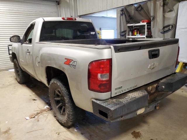 1GCPKPE06AZ157121 - 2010 CHEVROLET SILVRDO LS SILVER photo 3