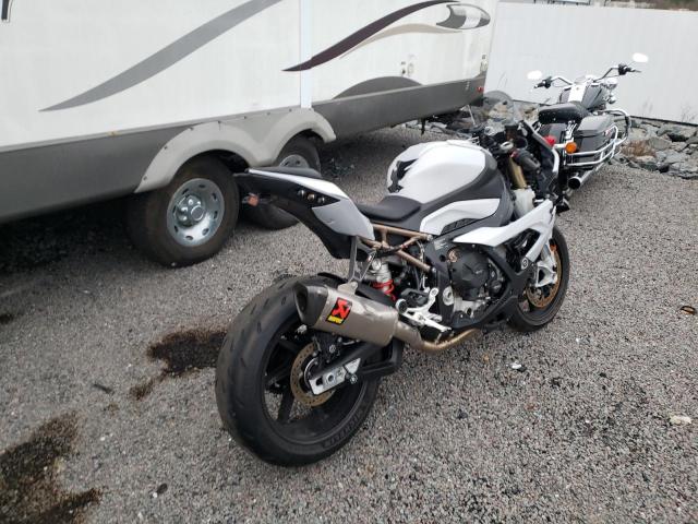 WB10E2303M6E79753 - 2021 BMW S 1000 RR WHITE photo 4