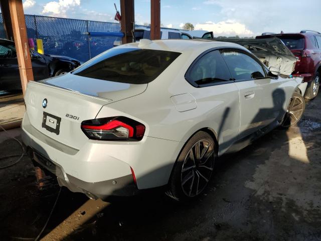 3MW23CM00N8C55737 - 2022 BMW 230I Grau Foto 4