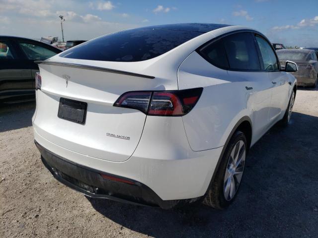 5YJYGDEF8LF018304 - 2020 TESLA MODEL Y WHITE photo 4