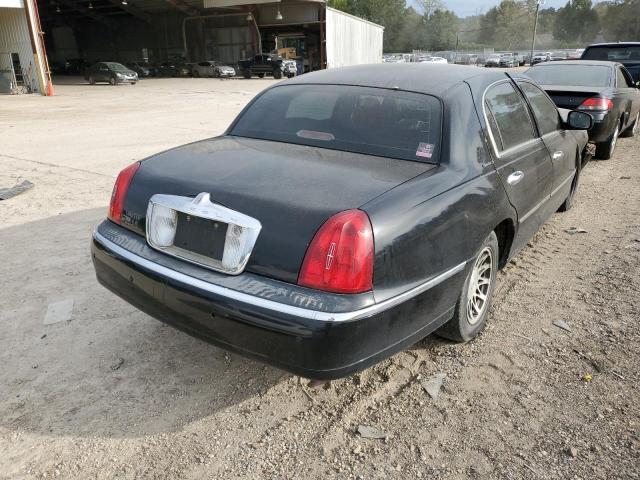 1LNHM82W21Y637817 - 2001 LINCOLN TOWN CAR S BLACK photo 4