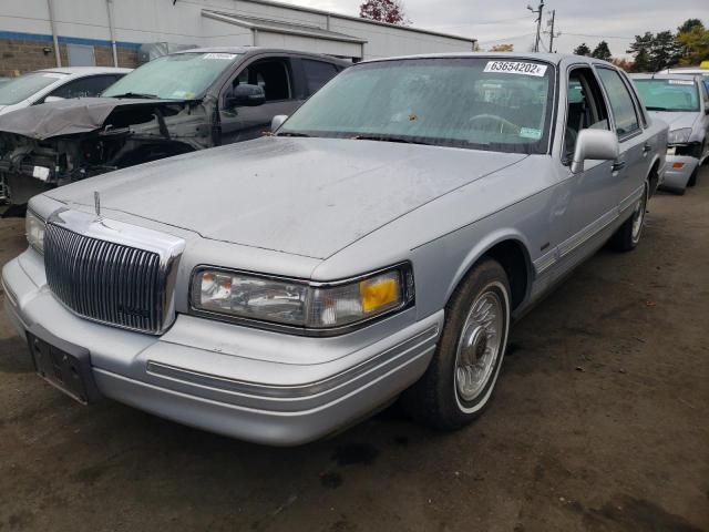 1LNLM81W1TY680401 - 1996 LINCOLN TOWN CAR SILVER photo 2