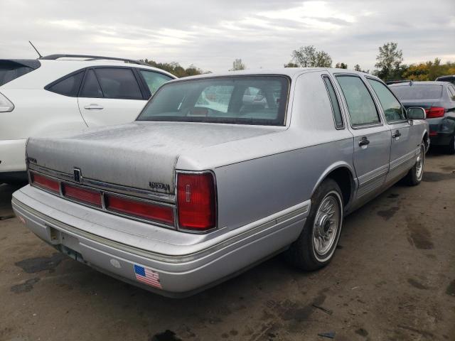 1LNLM81W1TY680401 - 1996 LINCOLN TOWN CAR SILVER photo 4