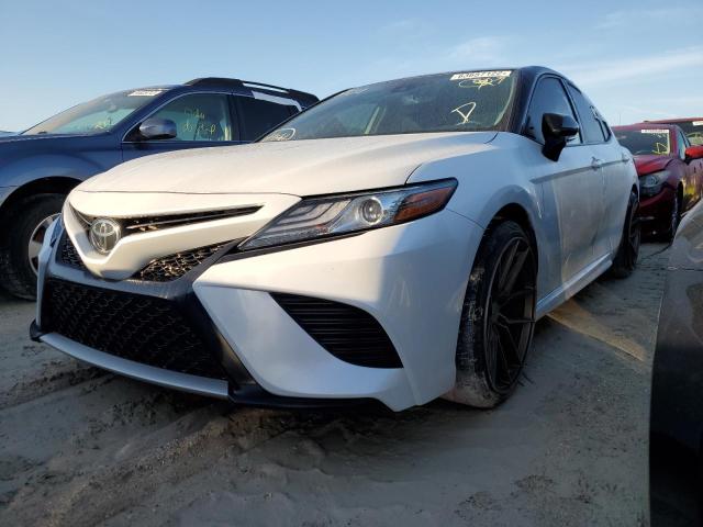 4T1B61HK3KU256787 - 2019 TOYOTA CAMRY XSE WHITE photo 2