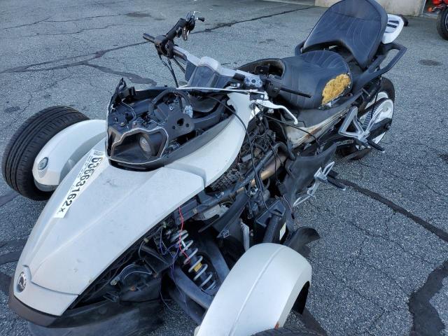 2BXJAWA138V003818 - 2008 CAN-AM SPYDER ROA WHITE photo 9