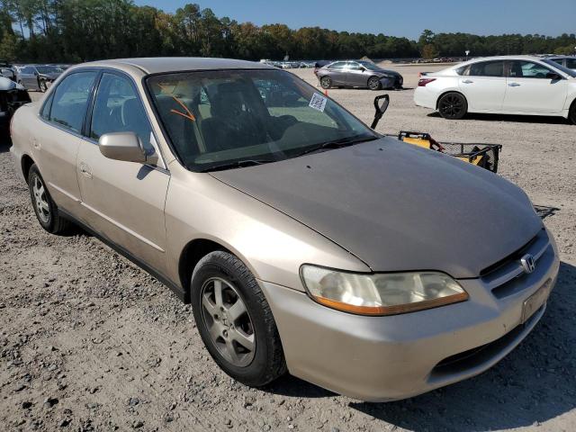 1HGCG6696YA138098 - 2000 HONDA ACCORD SE BEIGE photo 1