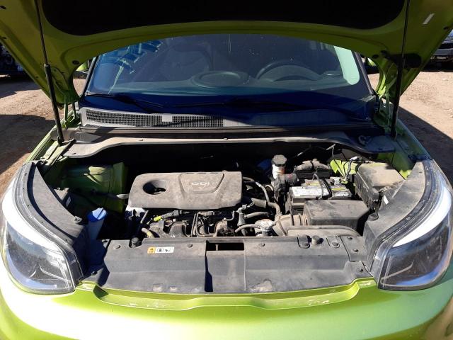 KNDJN2A28H7878912 - 2017 KIA SOUL GREEN photo 11