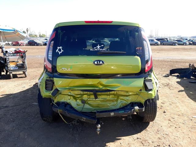 KNDJN2A28H7878912 - 2017 KIA SOUL GREEN photo 6