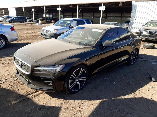 7JRA22TM5KG001990 - 2019 VOLVO S60 T6 R-D BLACK photo 2