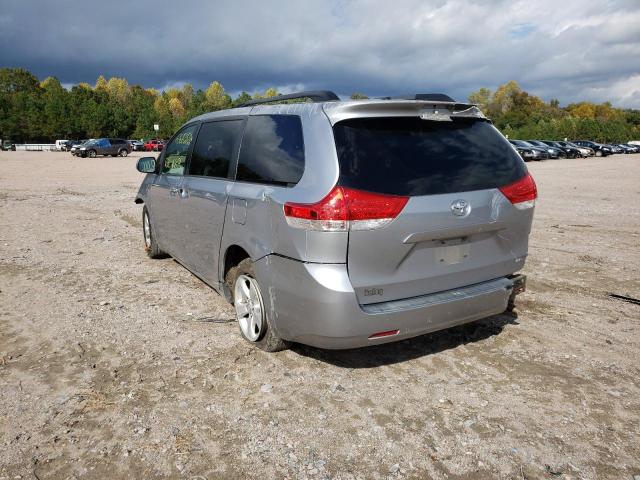 5TDKK3DC3BS164870 - 2011 TOYOTA SIENNA LE SILVER photo 3