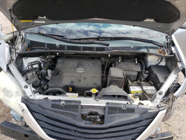 5TDKK3DC3BS164870 - 2011 TOYOTA SIENNA LE SILVER photo 7