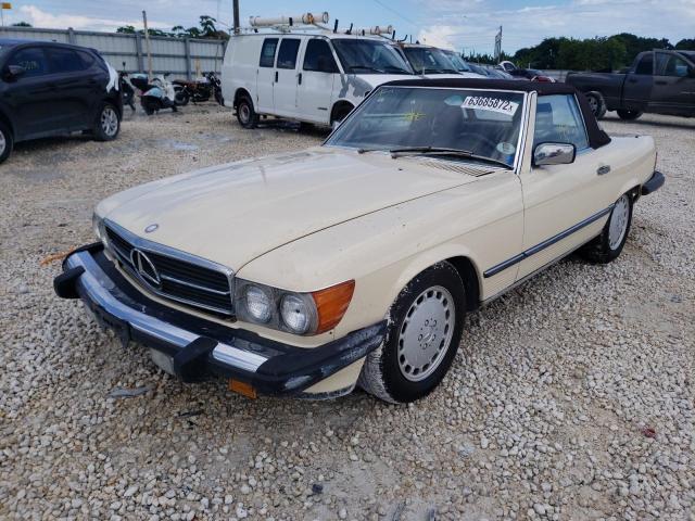 WDBBA48D6JA078572 - 1988 MERCEDES-BENZ 560 SL BEIGE photo 2