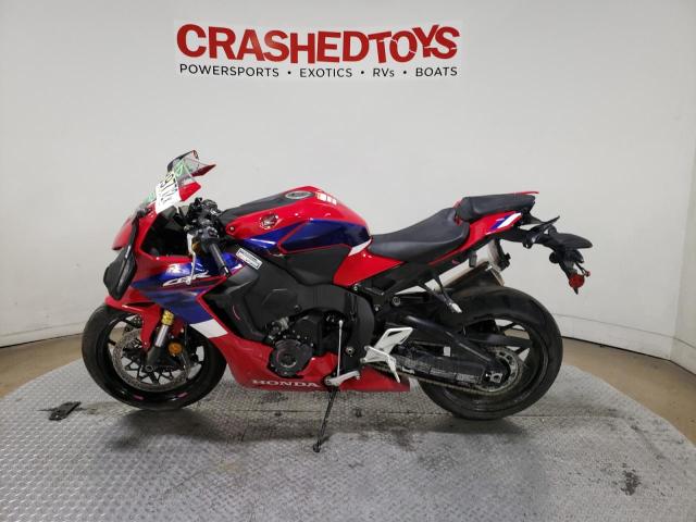 JH2SC7751NK500309 - 2022 HONDA CBR1000 RA RED photo 3