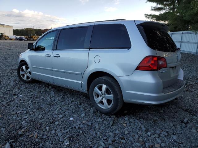 2V4RW3DG5BR691622 - 2011 VOLKSWAGEN ROUTAN SE SILVER photo 3