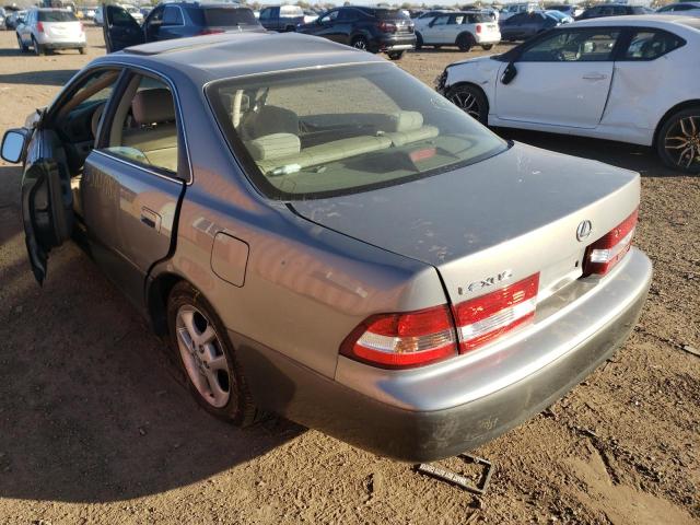 JT8BF28G710325782 - 2001 LEXUS ES 300 SILVER photo 3