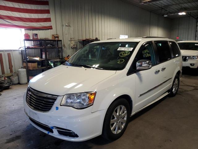 2C4RC1BG1DR722359 - 2013 CHRYSLER TOWN & COU WHITE photo 2