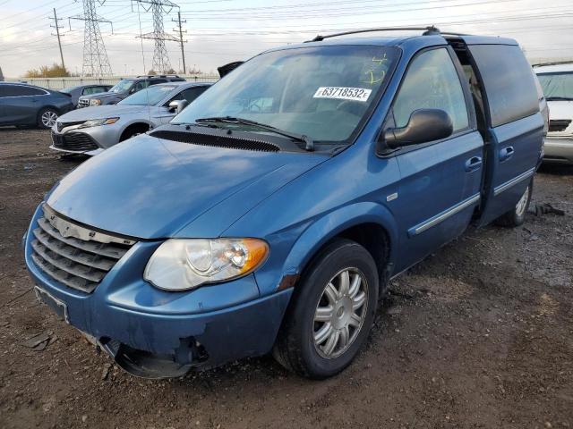 2C4GP54L75R383265 - 2005 CHRYSLER TOWN&COUNT BLUE photo 2