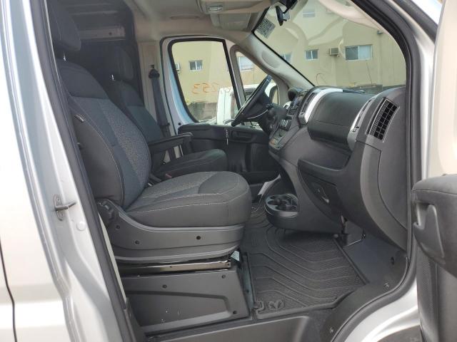 3C6TRVAG8KE546915 - 2019 RAM PROMASTER SILVER photo 5