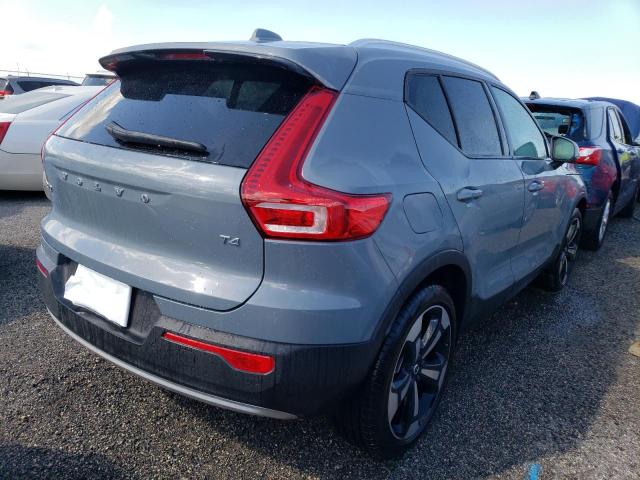 YV4AC2HK7N2743387 - 2022 VOLVO XC40 T4 MO BLUE photo 4