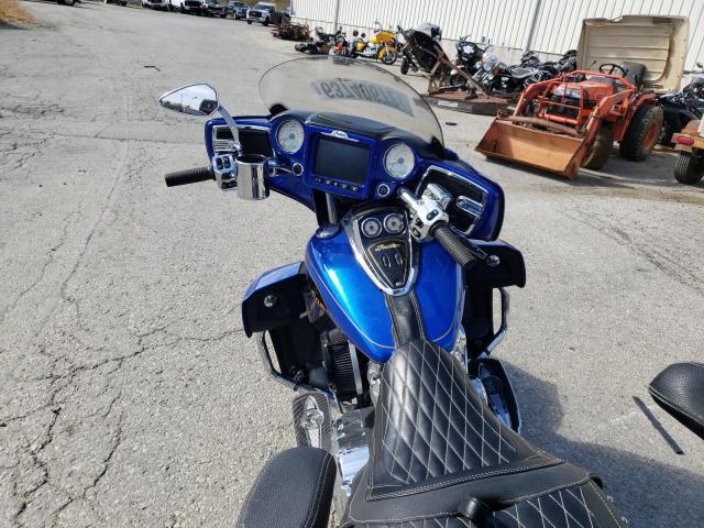 56KTREAA7J3360321 - 2018 INDIAN MOTORCYCLE CO. ROADMASTER BLUE photo 5