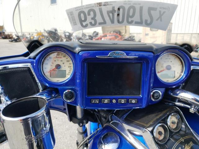 56KTREAA7J3360321 - 2018 INDIAN MOTORCYCLE CO. ROADMASTER BLUE photo 8