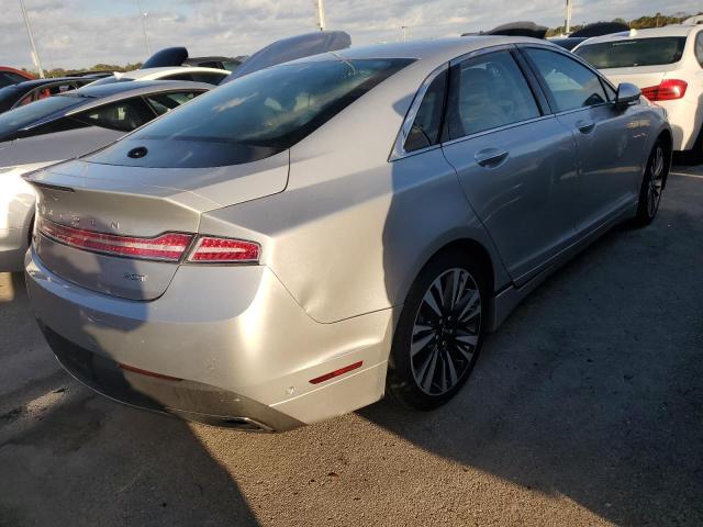 3LN6L5E98JR613437 - 2018 LINCOLN MKZ RESERV SILVER photo 4